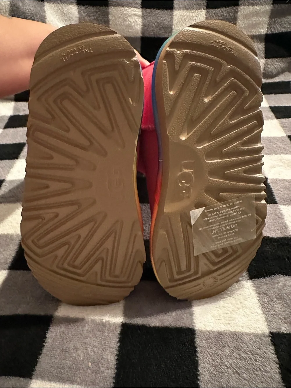 UGG Kids Classic Short II Rainbow Boot in Pink Size 13